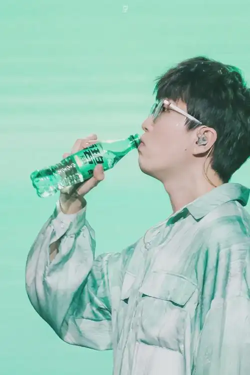 他今天怎么这么可爱啊@毛不易#毛不易