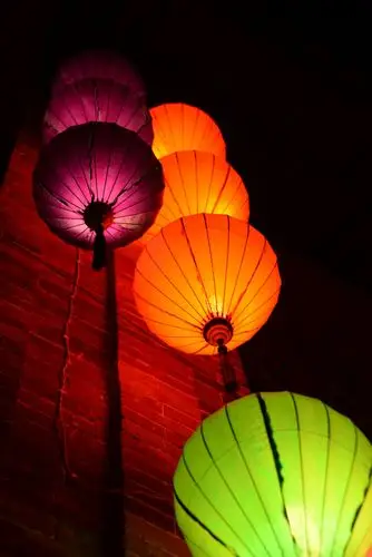 正月十五挂花灯