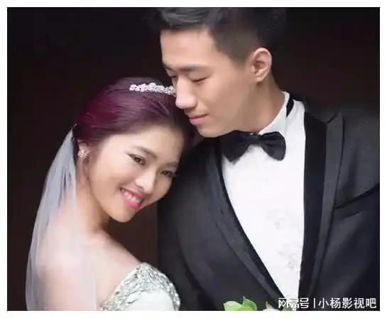 为什么很少见杨帆妻子的公开,原来是家藏娇妻,守护的特别好,从照片上