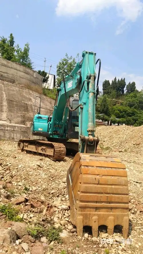 神钢sk130-8挖掘机