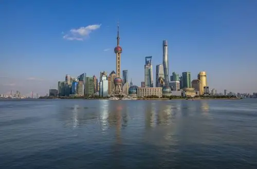 2020年2月中的周末,上海外滩奇景层出不穷