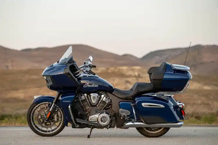 2022款印第安豪华休旅巡航摩托车pursuit外媒路试评测