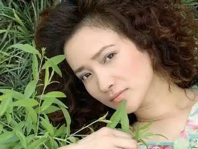 他4婚娶第一美女 气的前妻心脏病复发