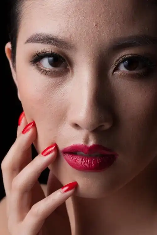 ps实用商业人像磨皮设计教程