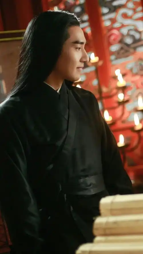 电视剧《三生三世十里桃花》夜华 (赵又廷 饰)他是九重天上的天君长孙