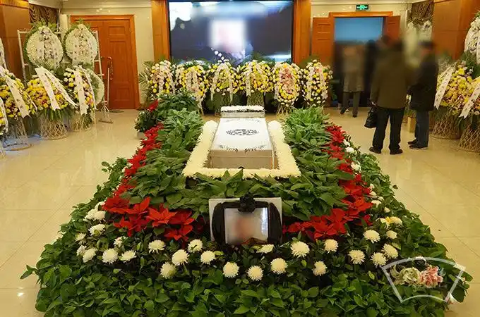 在八宝山殡仪馆为某陆军中校提供殡葬一条龙服务