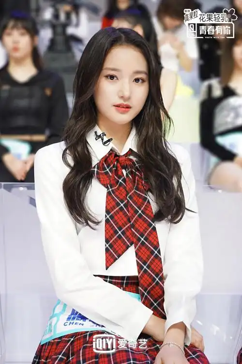 青春有你2公演舞台将至lisa自曝曾每天训练15小时