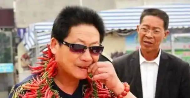 原创辣王李永志靠吃辣圈粉1200万得胃病后被资本抛弃现状如何