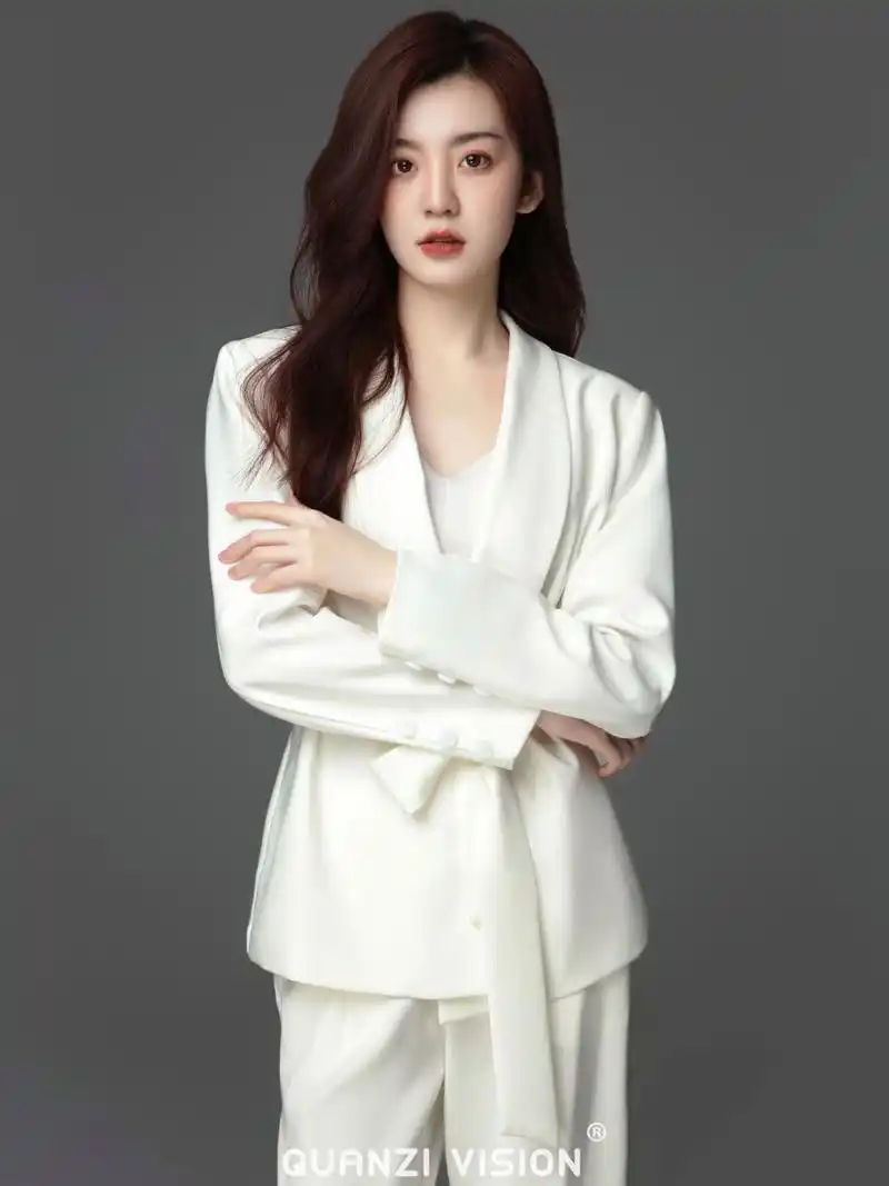 一张符合自己气质的形象照是在职场中递出的第一张名片快来get73专