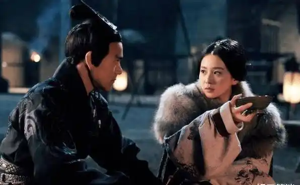 最后就来看看这部由刘诗诗,彭于晏和胡歌主演的《风中奇缘》,这部剧