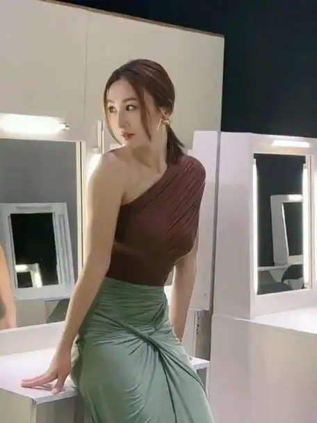 许诗晴理想身材好爱这种成熟健康的富态美