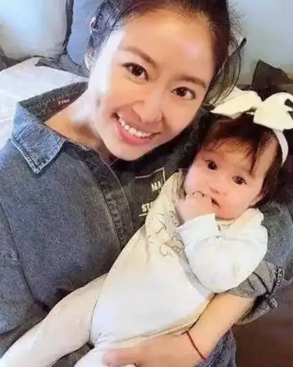 还是希望林心如多多晒一下女儿小海豚的照片把,粉丝还是蛮期待的,最后