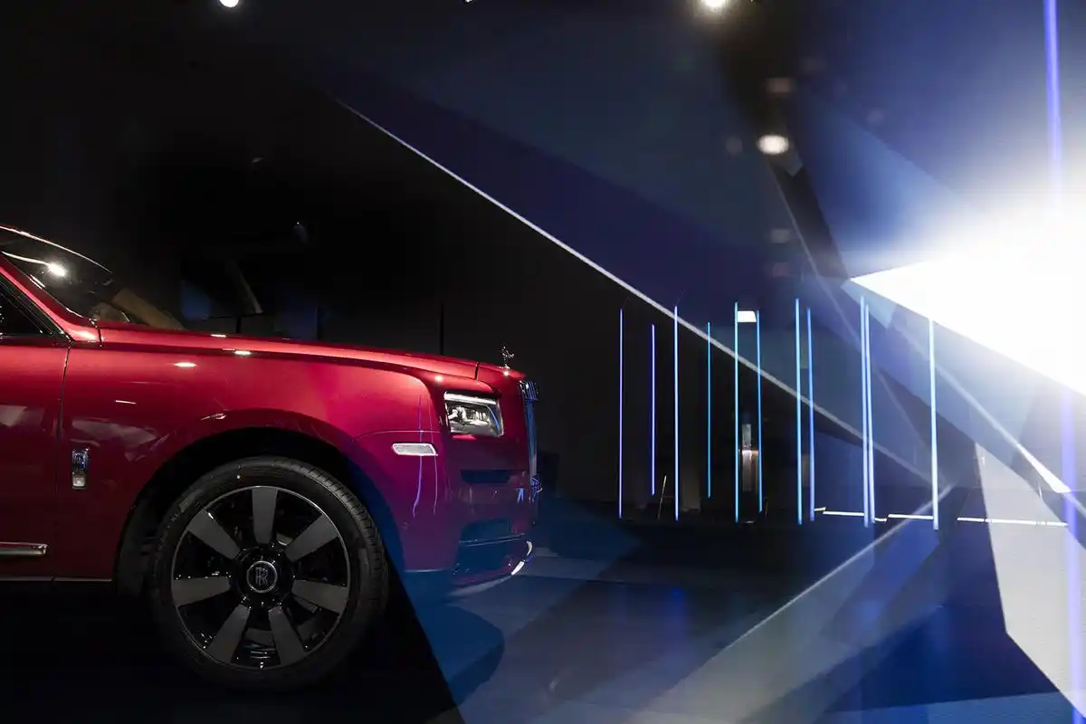 劳斯莱斯库里南suv王者座驾傲然于世