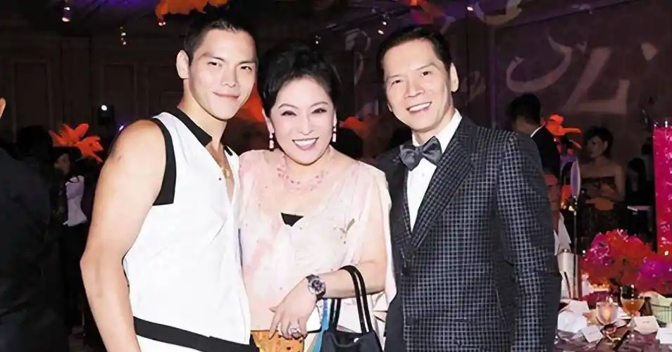 让星爷零片酬讨角色,"内娱教父"韩三平是何背景_周星驰_向华强_向家