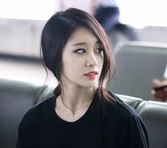 朴智妍与郑俊英正在交往难道又有瓜可以吃了吗可惜这瓜不包甜