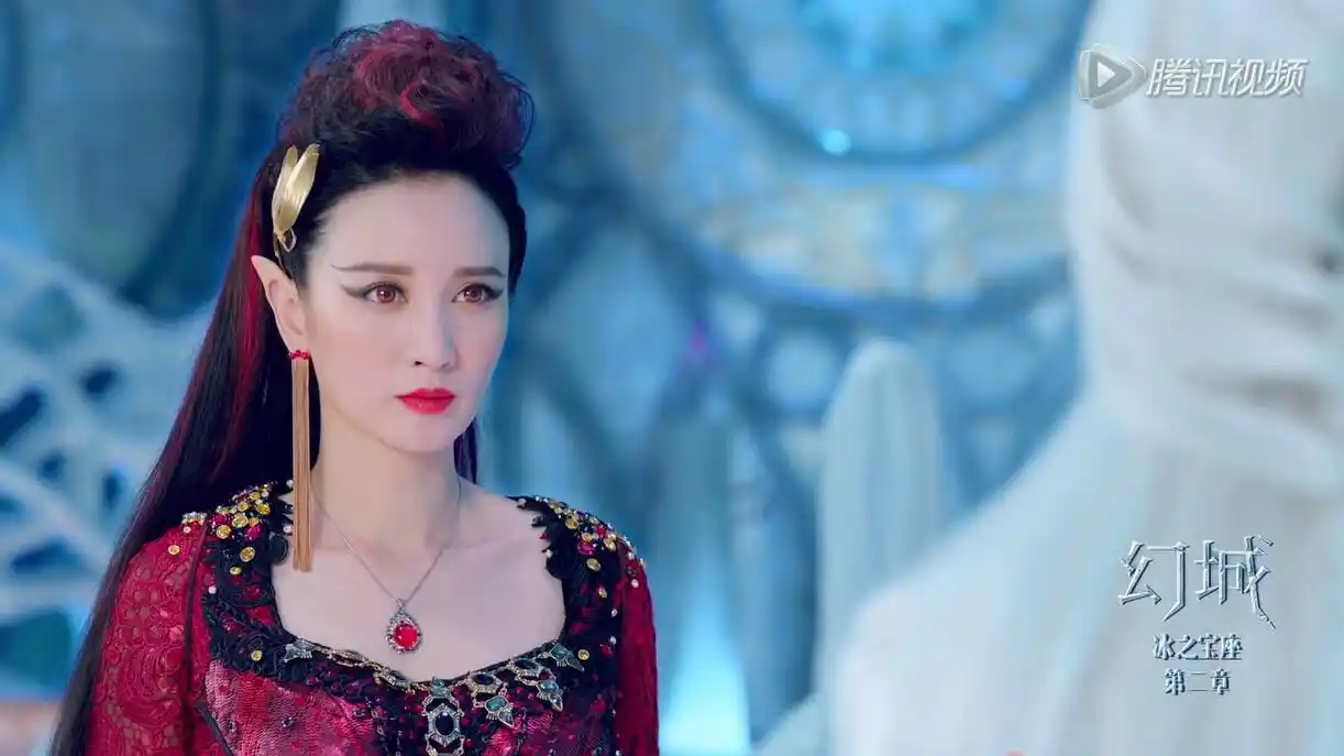 幻城中的火族公主艳炟换了8个造型,原来红衣也有各式各样的