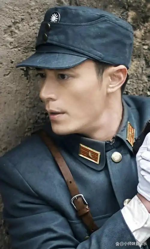 男明星民国军装造型合集,陈伟霆冷峻,任嘉伦撩人,你最pick谁?