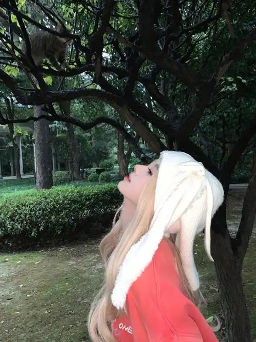 鞠婧祎红色芭比##鞠婧祎嘟嘴好萌