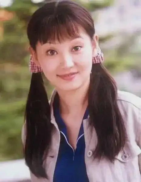 两个女儿没血缘关系丈夫冯小刚被抛弃年少时欠的债徐帆还了