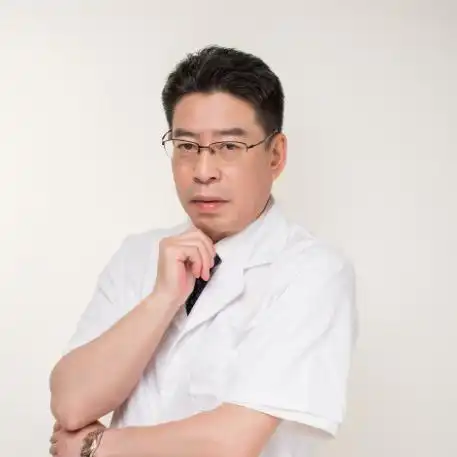 改脸型医生徐威强