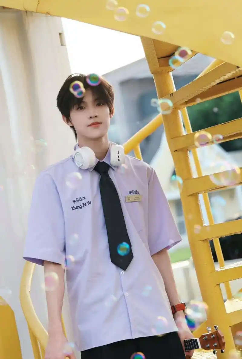 tf三代成员朱志鑫,张泽禹,张极,左航,苏新皓的七夕校服营业图,谁更有