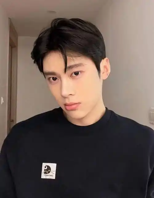 男生留四六分发型不帅都难