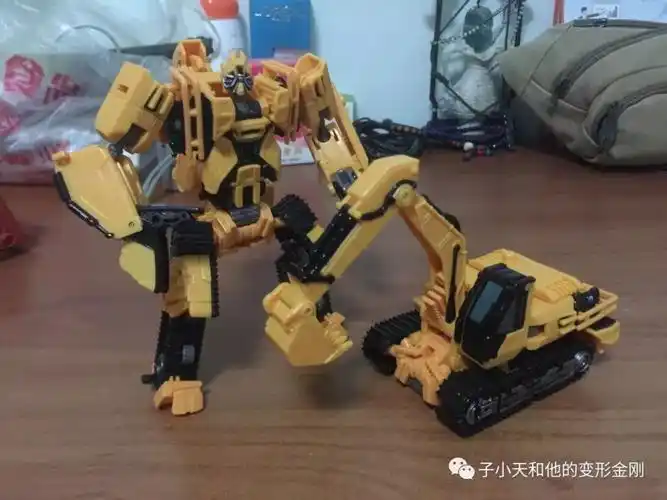 二话不说直接上手了,可谓不讲道义,不讲情义,不过这才是霸天虎的作风