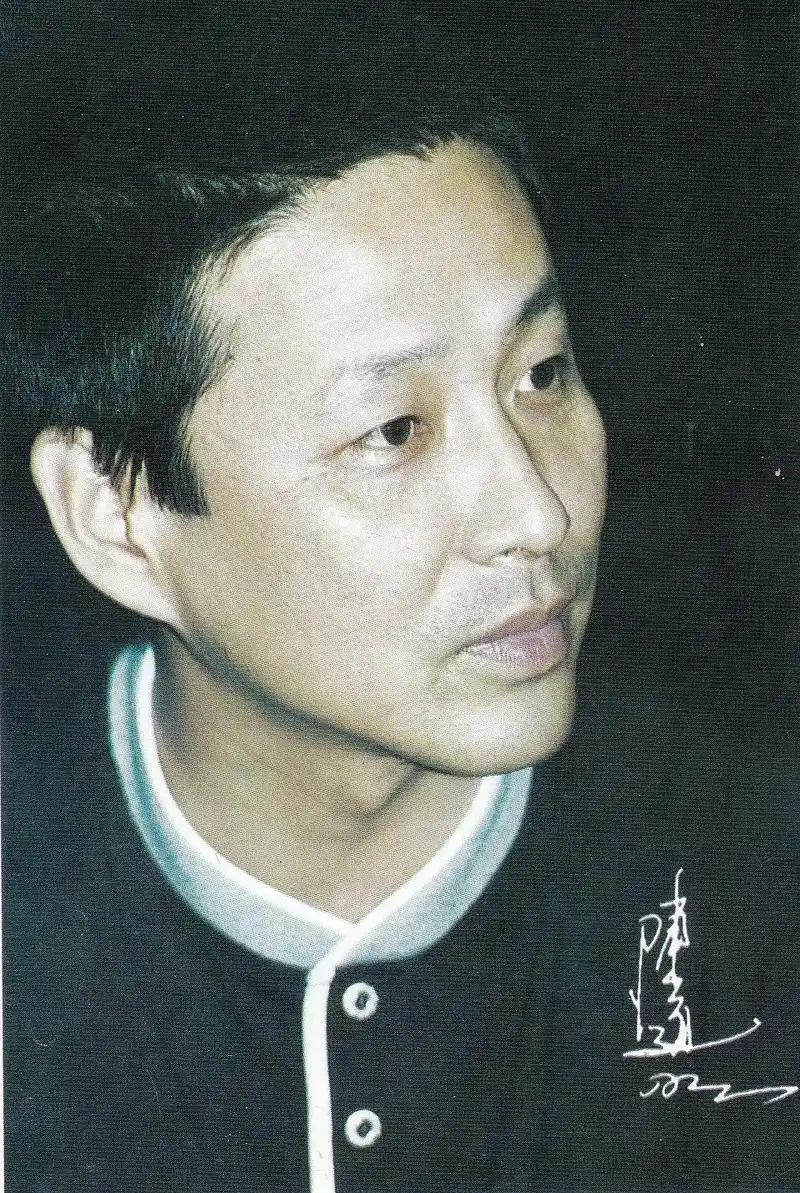 陈道明年轻的时候有多帅!看了这些老照片你就知道了!