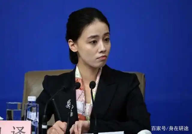 她是外交部翻译女神,人称小清新翻译,才华与美貌并存!