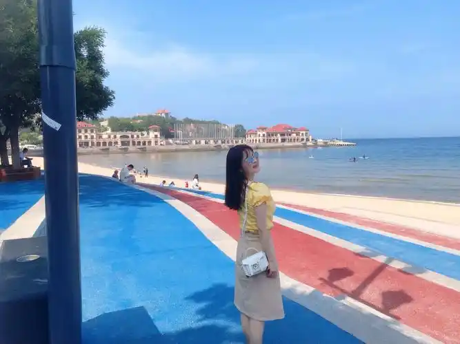 半月湾公园伴月湾海滩