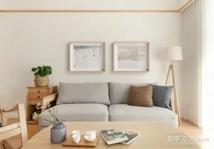 家居色彩搭配,小客厅,原木色的日式家具搭配什么颜色的木地板以及墙面