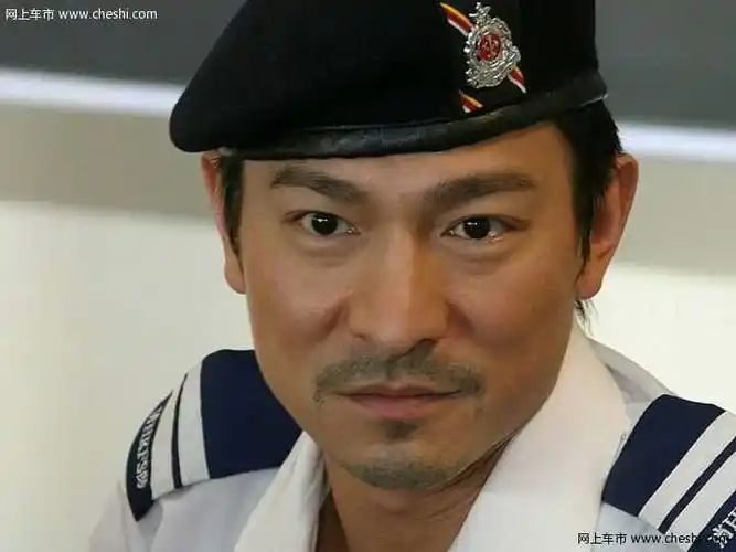 帅哥明星的胡子是如何处理的?