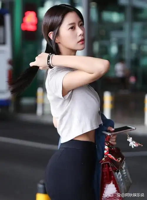 克拉拉最美时刻168cm的黄金三围腰臀比亚洲最美性感花瓶