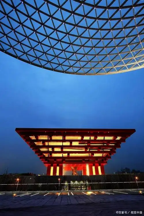 尽管世博会已经过去多年,但世博园区依然保留着许多具有特色的建筑和