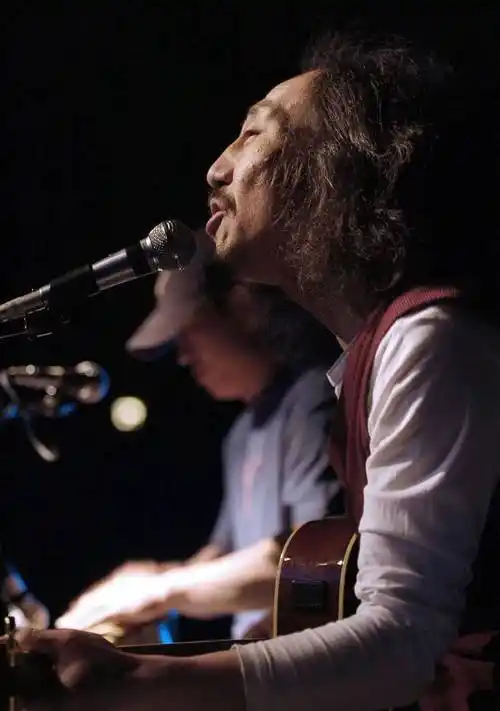 赵已然被遗忘的民谣歌手和他失落的三十年