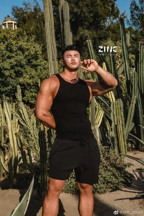 肌肉男##介绍一个小哥哥