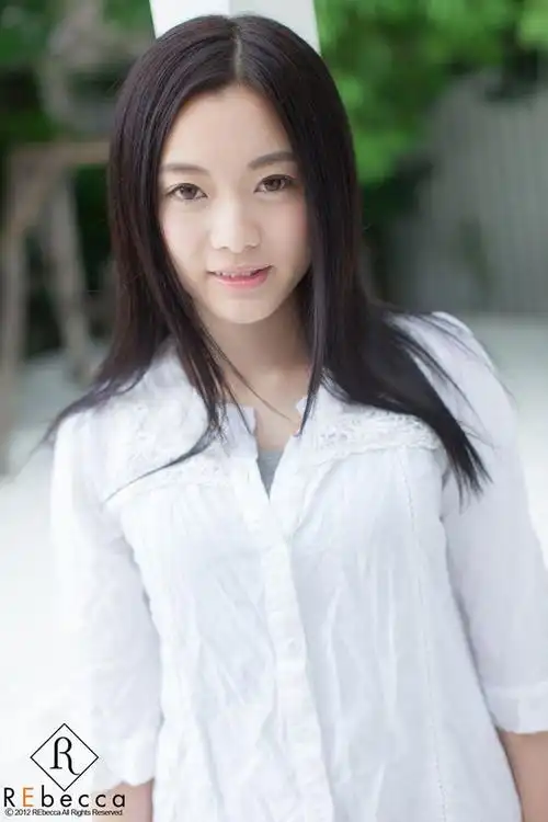 请记住我每一个垂目的瞬间,那是我藏起来的,极易泄漏而又羞于启齿的心