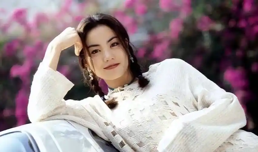 王菲年轻照曝光真正的明眸皓齿吊打一众现代女明星