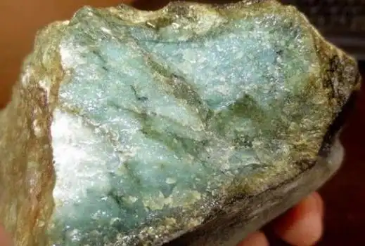 冰种翡翠原石的特点