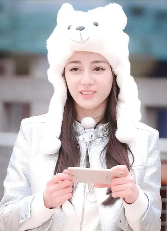 迪丽热巴微笑背后的商业魅力:娱乐市场的新风向标 迪丽热巴,当代娱乐