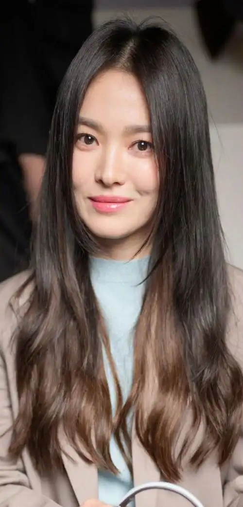 宋慧乔红色高跟鞋##宋慧乔红色指甲