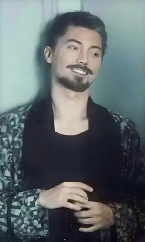 【珍藏】盛世美颜,被称"亚洲第一美男"的尊龙,这些照片太美了_手机