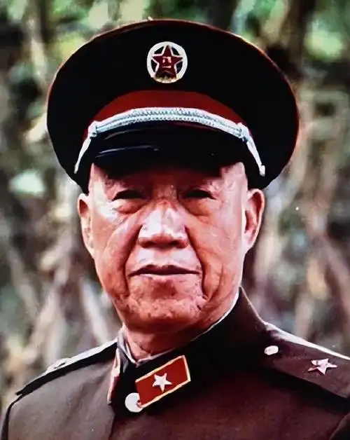 沈阳军区副司令员兼参谋长肖全夫将军将前指,设置在距离珍宝岛不足10