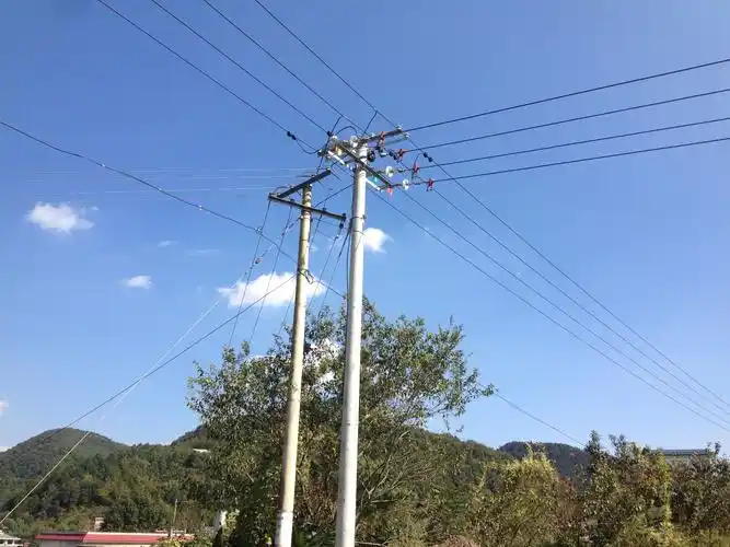 请问下这是高压线么?