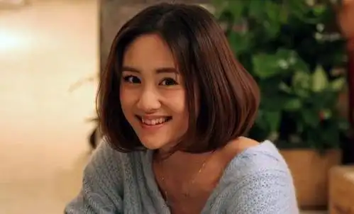 对于赵琳我们应该都很熟悉了,当年在2003年的时候凭借《别了,温哥华》