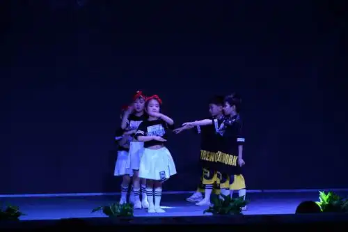 其它 攸县金鹰卡通飞行幼儿园"六一"文艺晚会 写美篇e哥班表演爵士舞