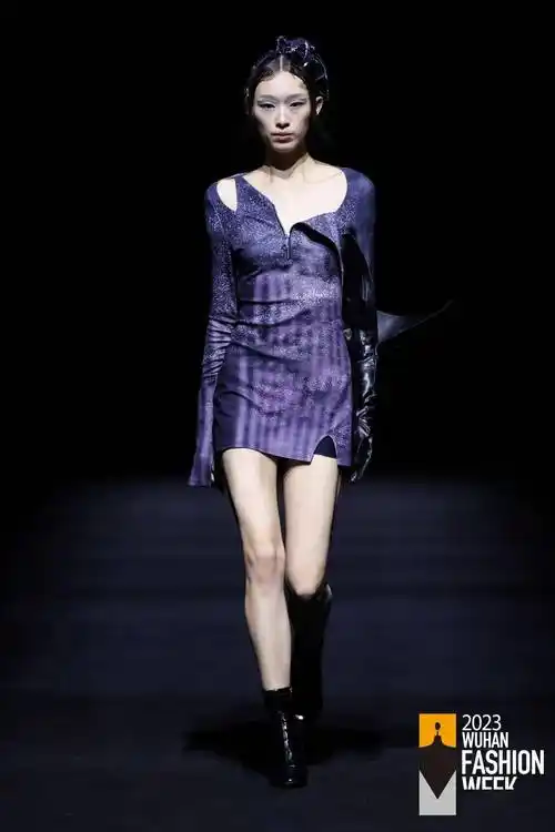 王 睿,魏诗雨吴心怡,张 哲,周子睿首登武汉时装周的设计师刘嘉琪选择