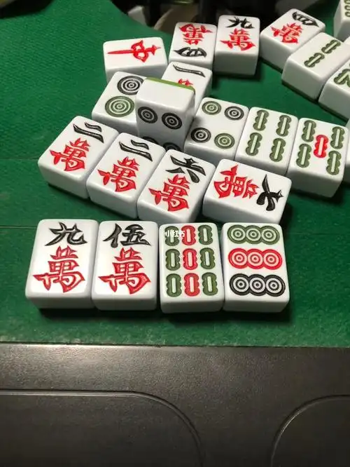 本来我中4个码,打的快没看清牌起手画圈把五万打出去没看到9筒结果