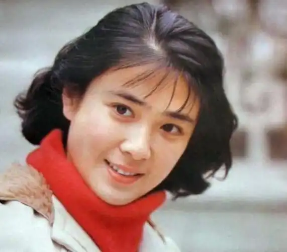 傅艺伟一夜成名,从"最美妲己"沦为"阶下囚",她做错了什么_网易订阅