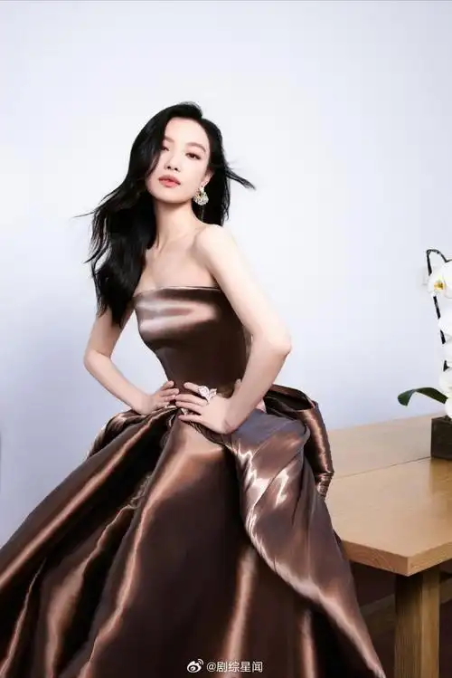 美的真的好超过啊 优雅又有气质 真的别太贵气了吧 一整个气场全开